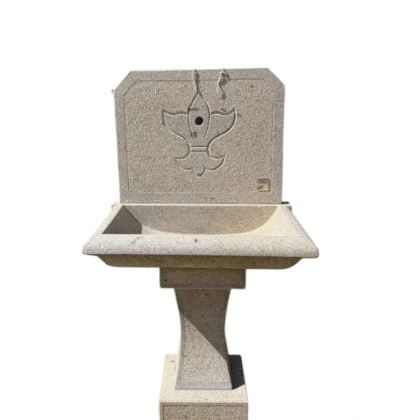 Fonte quadrada com Flor de Lís